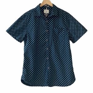 On The Road Men’s Sz Large Navy Short Sleeve Button Down Shirt with Star Print